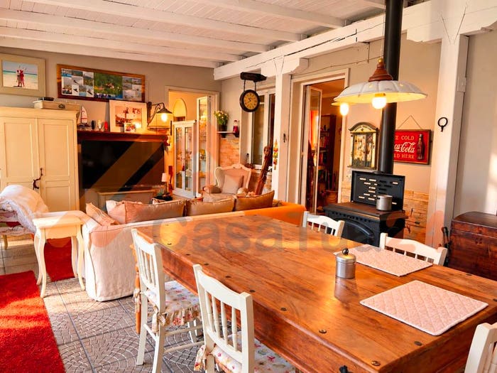 Casa quadrilocale in vendita in Via San Benedetto da Norcia, Cabiate