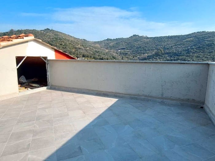 Casa con 6 locali in vendita in Regione Peirè, Civezza