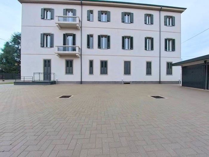 Appartamento trilocale in vendita in Via Enrico Toti, Cascinetta, Gallarate