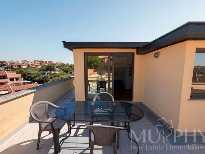 Appartamento trilocale in vendita in Via Cala Chiesa, La Maddalena