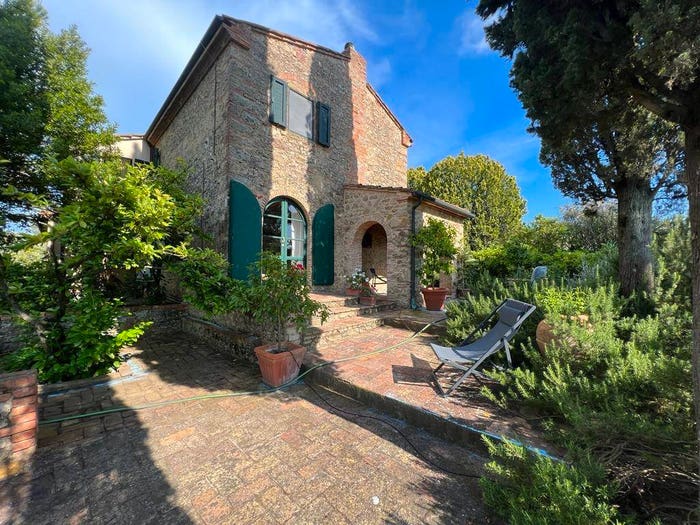 Casa con 6 locali in vendita in Guardistallo