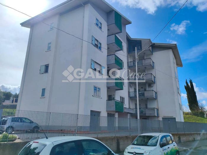 Appartamento trilocale in vendita in Via San Francesco di Paola, Centro, Carolei