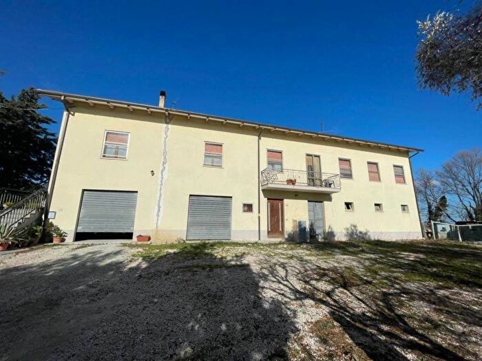Casa con 6 locali in vendita in Via Ciavarini Doni, Terre Roveresche