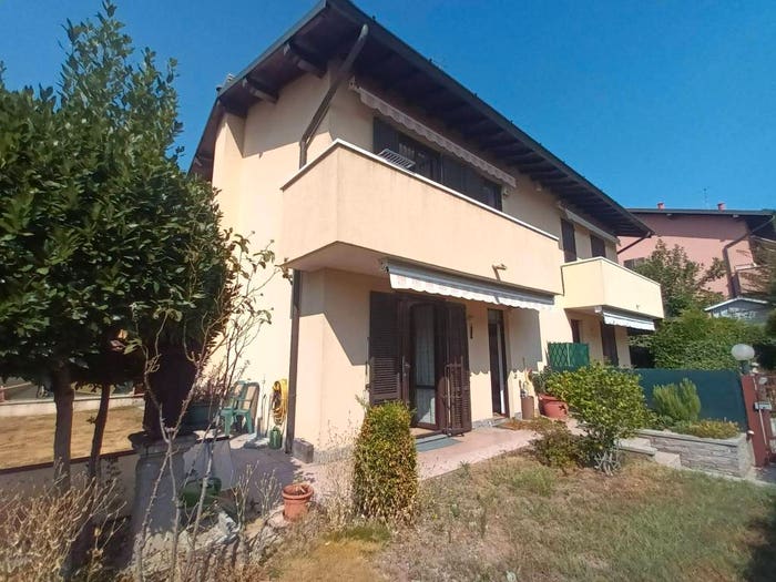Casa quadrilocale in vendita in Via delle Fontanacce, Crosio della Valle