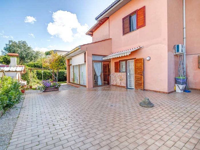 Casa con 6 locali in vendita in Via delle Ortensie, San Gordiano, Civitavecchia