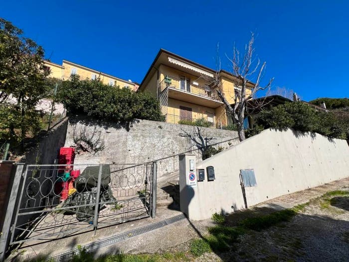 Casa con 6 locali in vendita in Via Umberto I, Centro, Castagneto Carducci