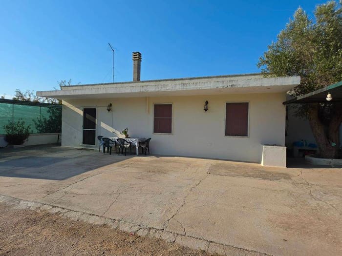 Casa trilocale in vendita in Diramazione Strada Vicinale Vasce, Galatone
