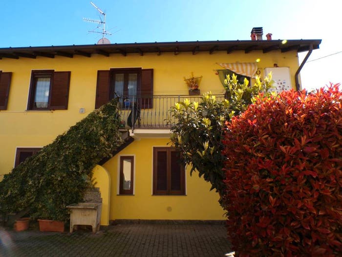 Appartamento trilocale in vendita in Via Magenta, Casorate Sempione