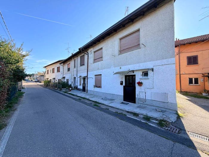 Appartamento bilocale in vendita in Via Bertolotti, Centro, Cavaria con Premezzo