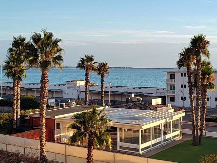 Appartamento quadrilocale in vendita in Via Francesco Petrarca, Lungomare Lido San Giovanni, Gallipoli