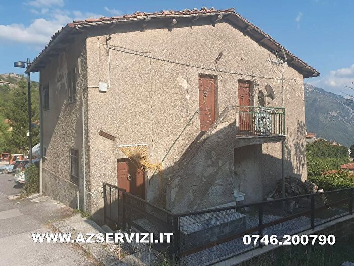 Casa trilocale in vendita in Via del Terminillo, Micigliano