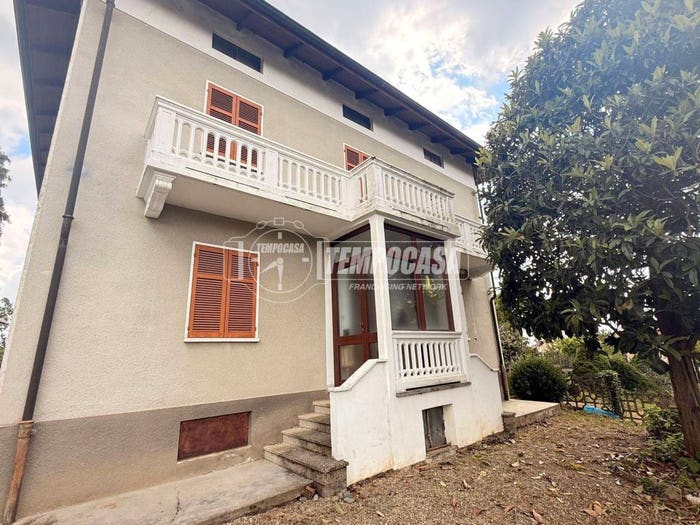 Casa con 5 locali in vendita in Via Valle dell'Acqua Edis, Lessona
