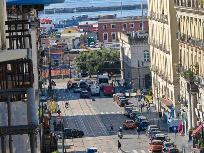 Appartamento trilocale in vendita in Via San Cosmo Fuori Porta Nolana, Garibaldi Ferrovia, Napoli
