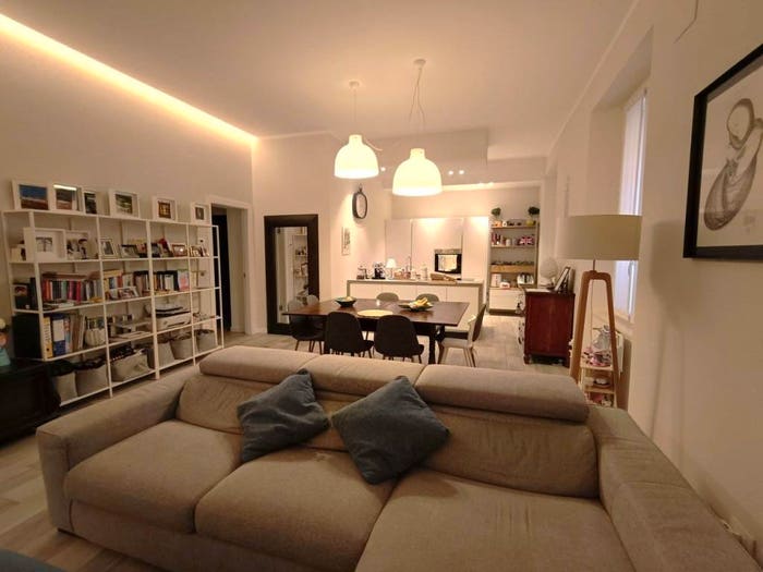 Appartamento trilocale in vendita in Via Francesco Arisi, Centro, Cremona