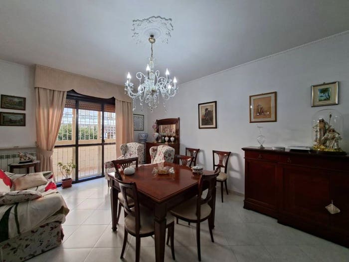 Appartamento quadrilocale in vendita in Via Ferdinando Fuga, Via Ruggiero, Caserta
