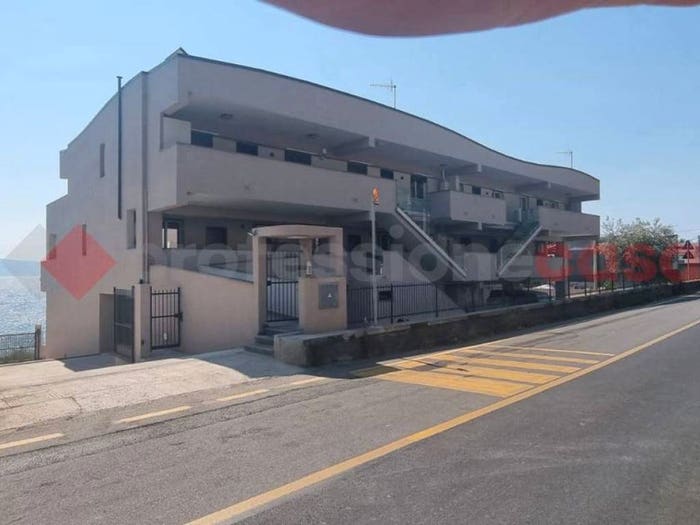 Appartamento trilocale in vendita in via nazionale giampilieri marina, Giampilieri, Messina