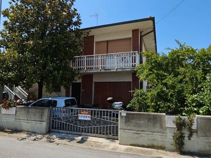 Casa con 6 locali in vendita in Via Saturno, Marotta, Mondolfo