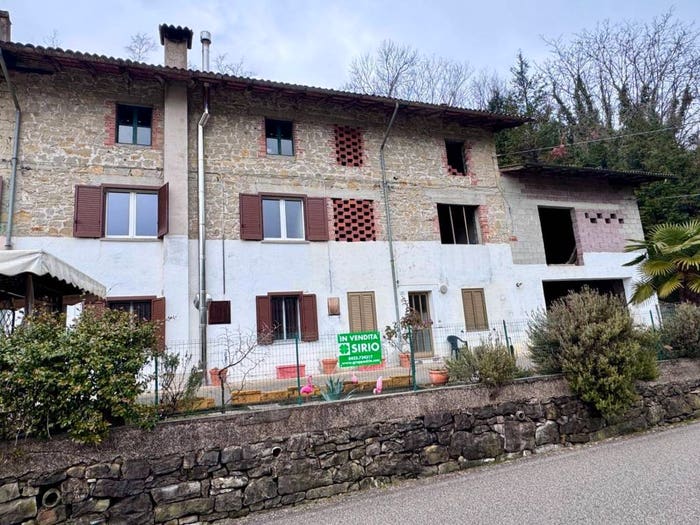 Casa con 6 locali in vendita in Borgo Scubla, Faedis