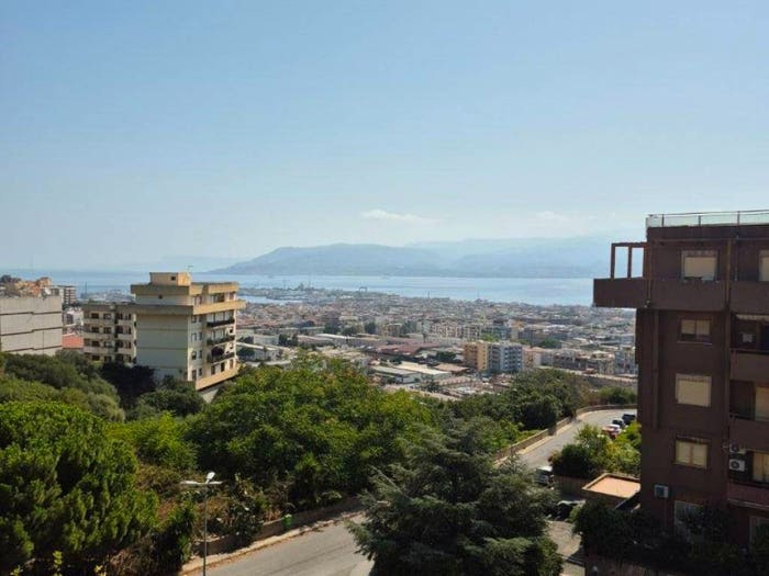 Appartamento con 5 locali in vendita in Salita MontesantoContrada Petrazza, Villaggio Santo, Messina