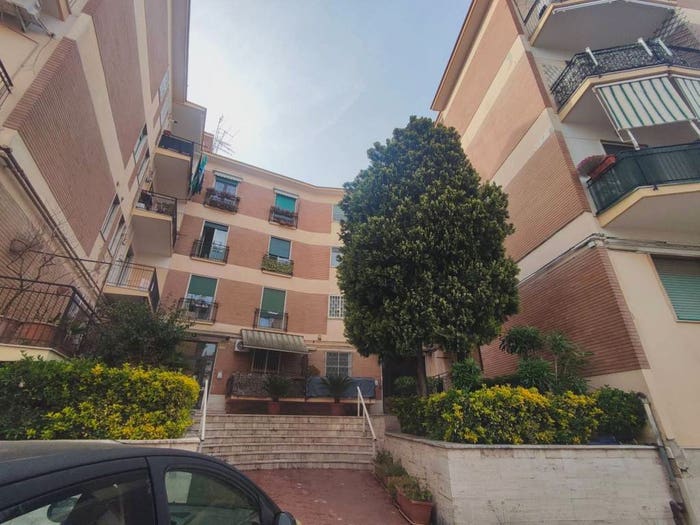 Appartamento quadrilocale in vendita in Fuorigrotta, Napoli