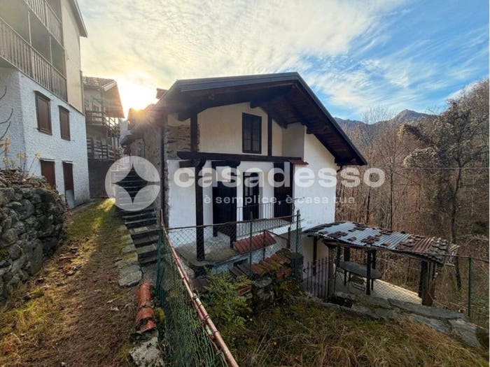 Casa con 6 locali in vendita in FRAZIONE BRUGARO, Cravagliana