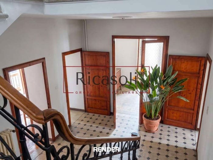 Casa con 6 locali in vendita in via vittorini, Centro, Barga