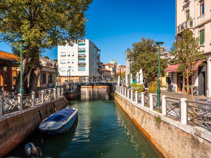 Appartamento con 6 locali in vendita in Via Enrico Dandolo, Lido di Venezia, Venezia