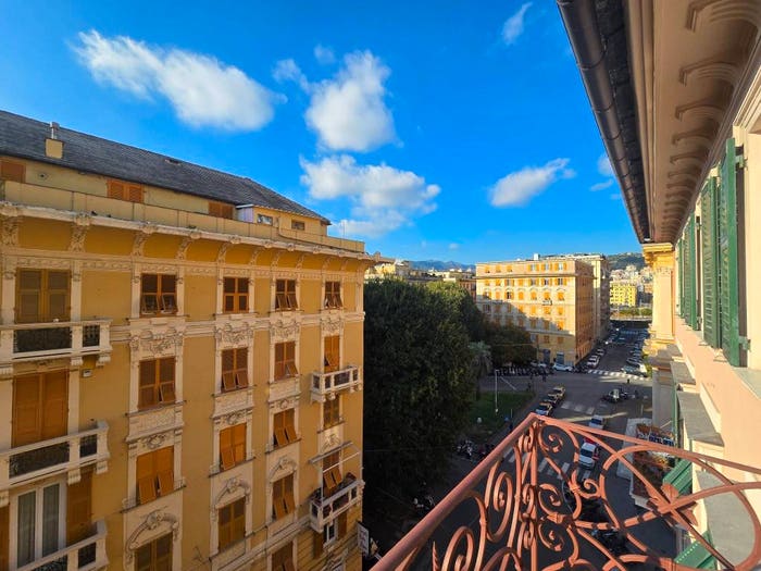 Appartamento con 5 locali in affitto in Via Caffa, Foce, Genova