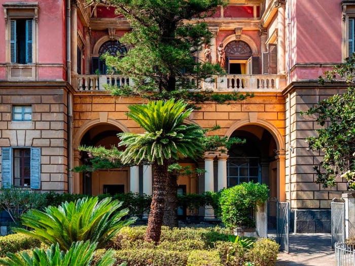 Casa con 6 locali in vendita in Via Etnea, Villa Bellini Santa Maria di Gesù, Catania