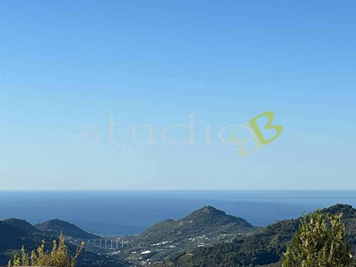 Appartamento trilocale in vendita in strada Provinciale snc, Perinaldo