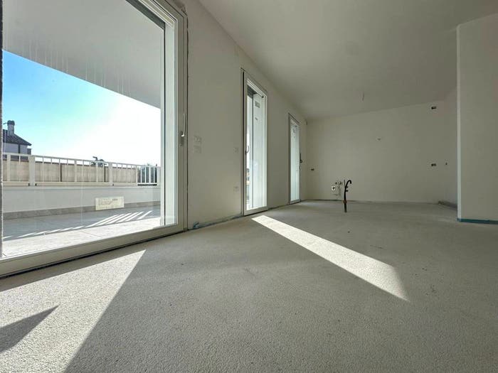 Appartamento quadrilocale in vendita in Piazza del Sole e della Pace, Centro, Abano Terme
