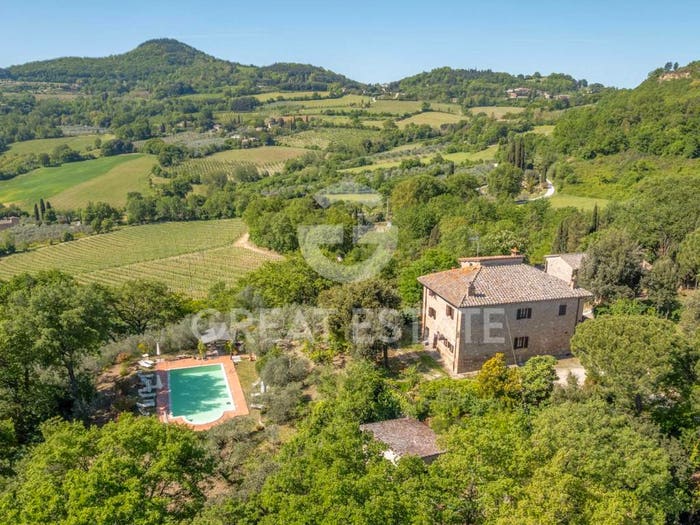Casa con 6 locali in vendita in Via di Collazzi, Montepulciano