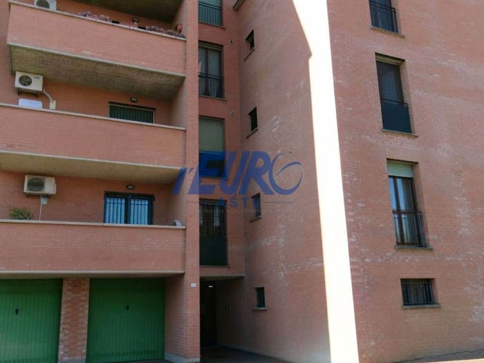 Appartamento trilocale in vendita in Via Umberto Saba, Centro, Montecchio Emilia