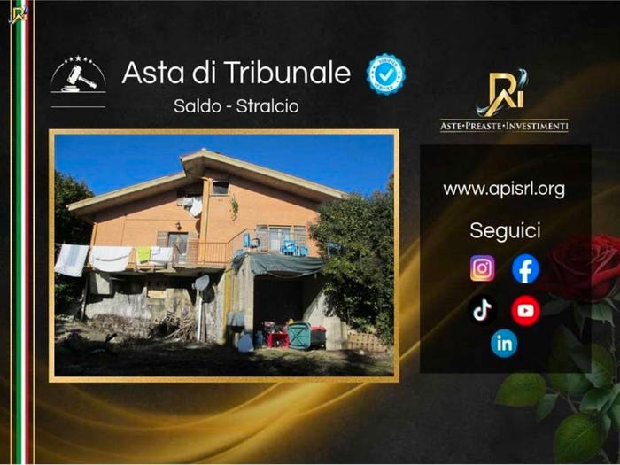 Casa con 6 locali in vendita in Via Strada Provinciale delle Cesane, Urbino