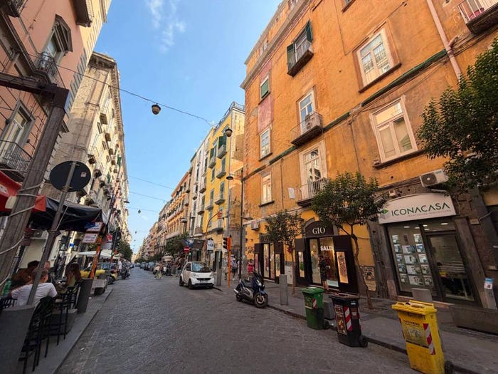 Appartamento trilocale in vendita in Via Duomo, Centro Storico, Napoli