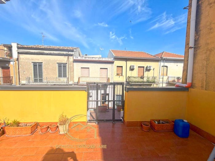Appartamento con 5 locali in vendita in Via Umberto I, Fiumefreddo di Sicilia