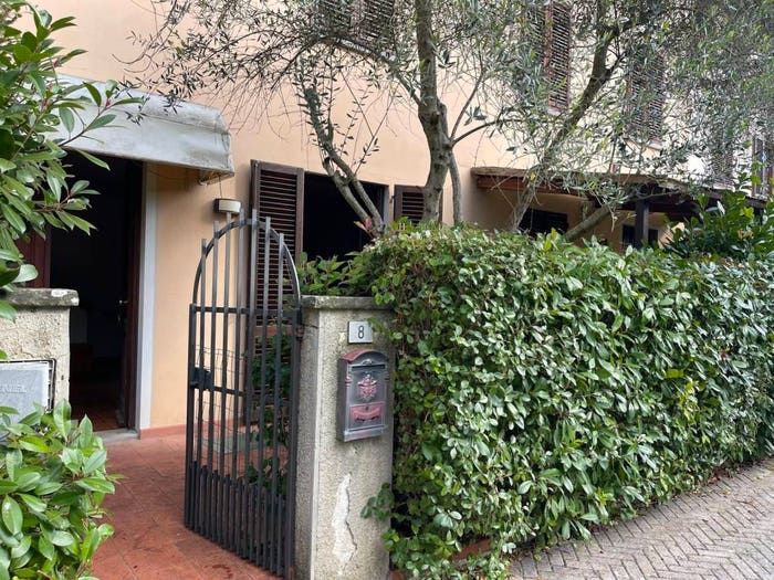 Casa con 5 locali in vendita in Frazione Celle, Dicomano