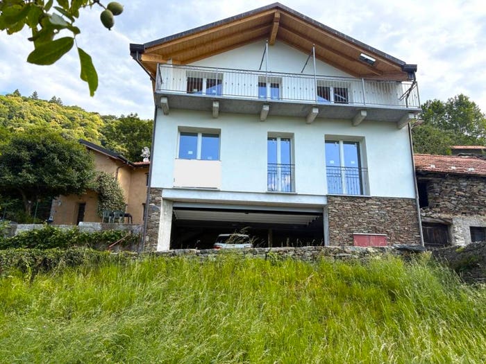 Casa trilocale in vendita in Via Roma, Trarego, Trarego Viggiona