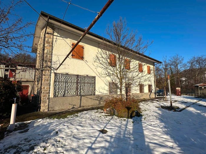 Casa con 6 locali in vendita in Pavullo nel Frignano