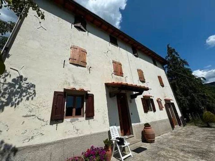 Casa con 5 locali in vendita in Via Rincine, Londa