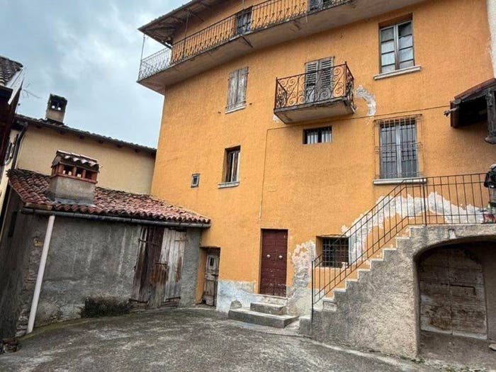 Casa con 6 locali in vendita in Via Candossa, Ombriano, Marmentino