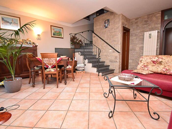 Casa con 7 locali in vendita in Strada Provinciale di Marina, Seravezza