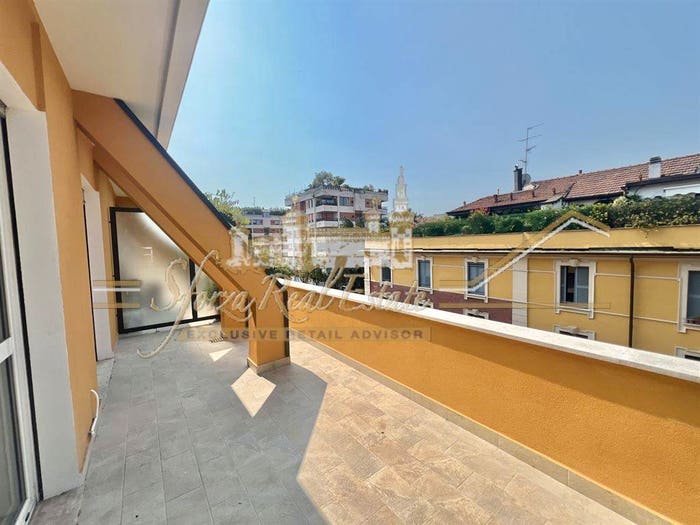 Appartamento quadrilocale in affitto in Via Andrea Maffei, Montenero, Milano