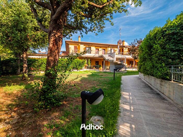Casa con 5 locali in vendita in Via Brigata Messina, Centinarola, Fano