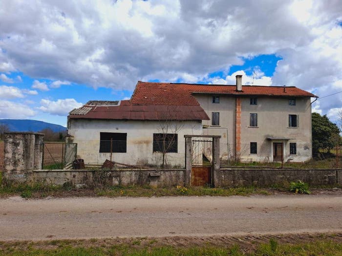 Casa con 6 locali in vendita in Via Vons, Tesis, Vivaro