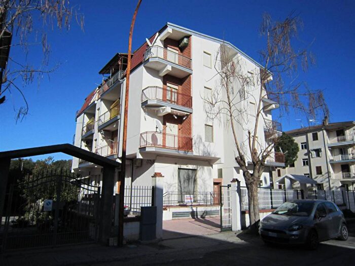 Appartamento con 5 locali in vendita in VIA AMALFI, Camigliano, Pietrapaola