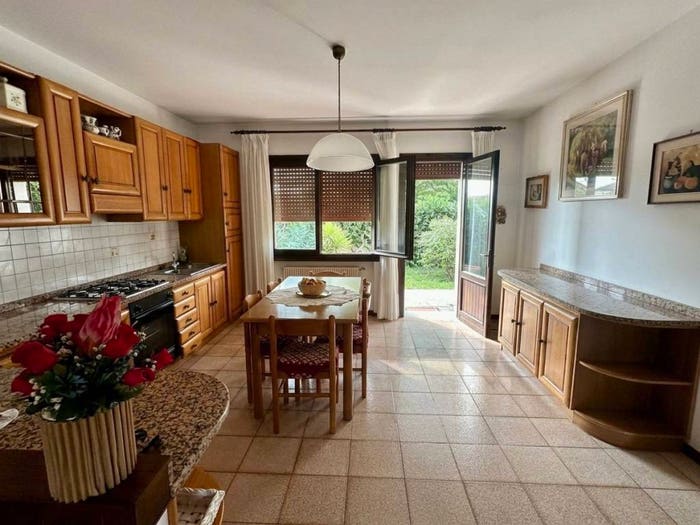 Appartamento trilocale in vendita in Via Rocchi, Centro, Rossano Veneto