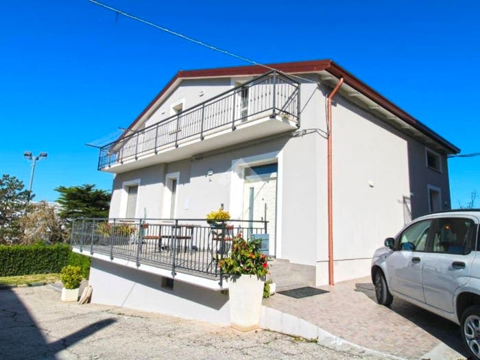 Casa con 6 locali in vendita in Via Elpidiense, Centro, Monte Urano