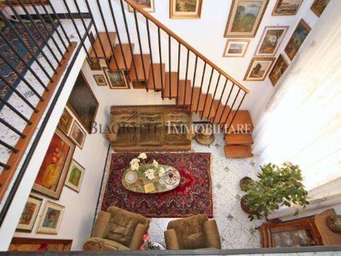 Appartamento con 6 locali in vendita in via del fante, Cisternone, Livorno