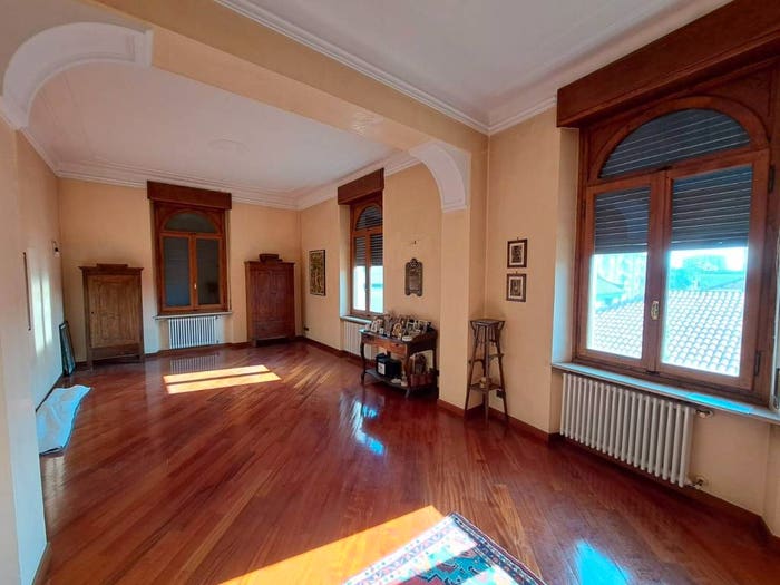 Appartamento con 5 locali in vendita in Piazza della Libertà, Alessandria